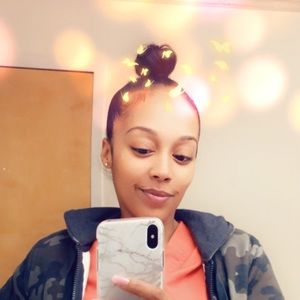 Meet your Posher, Ebony